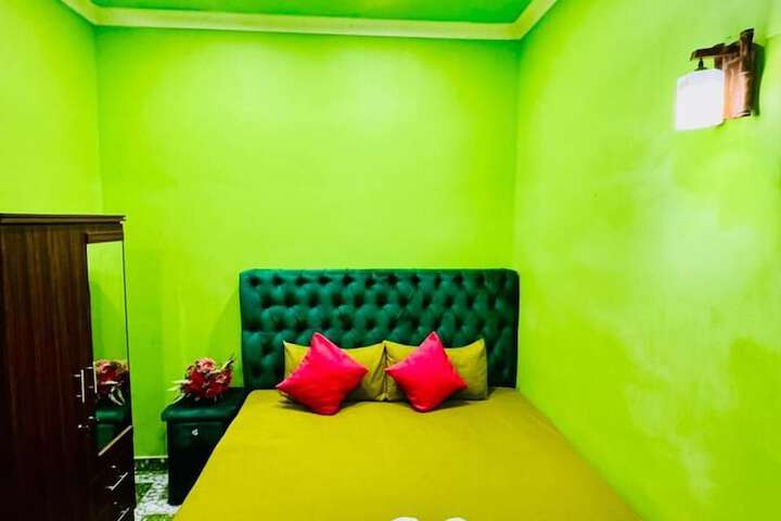 Room 14 of 30