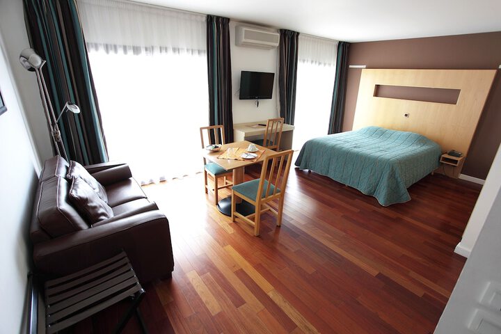 Room 12 of 62