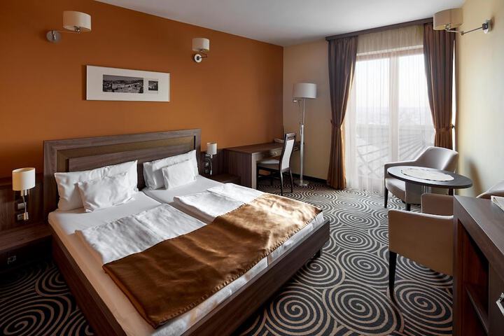 Room 15 of 61