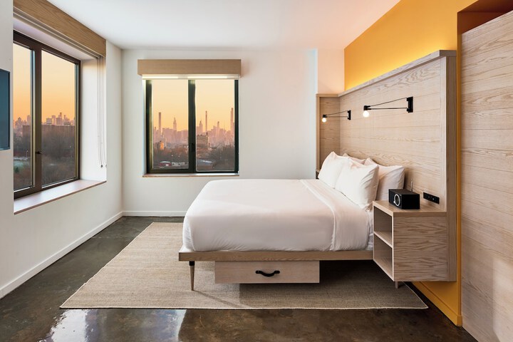 Room 17 of 50