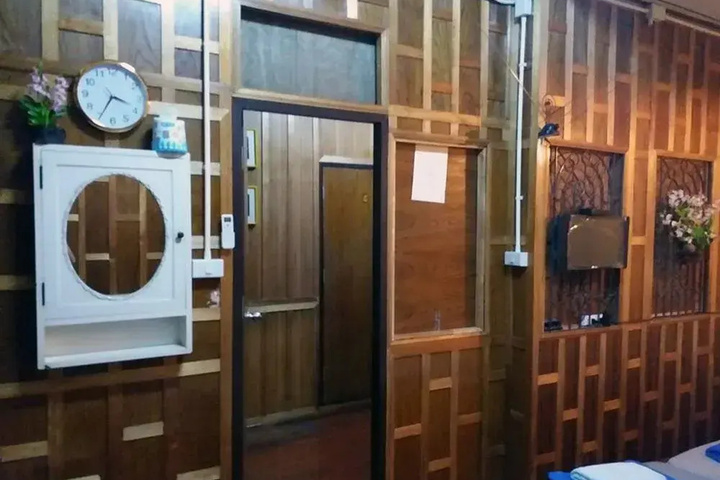 Room 6 of 48