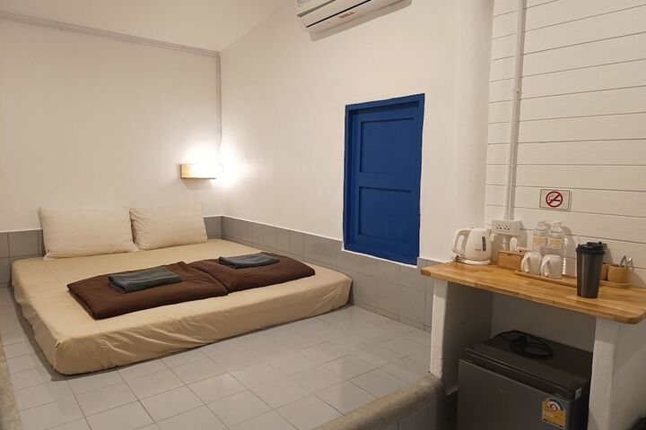 Room 26 of 80