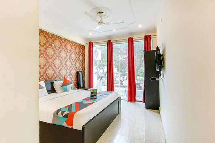 Room 12 of 29