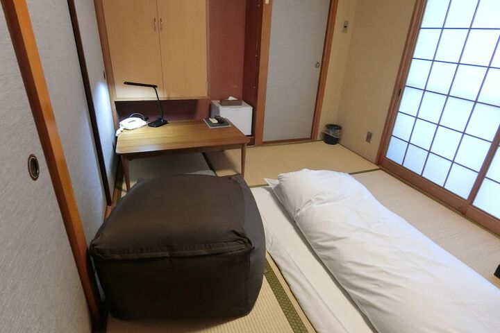Room 8 of 49