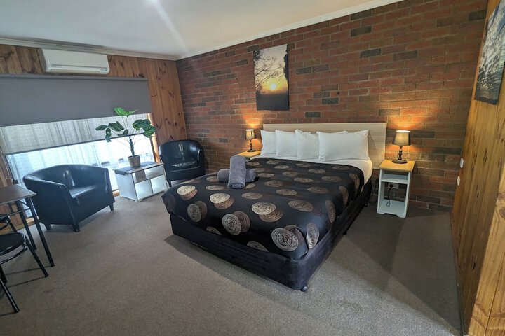 Room 13 of 74