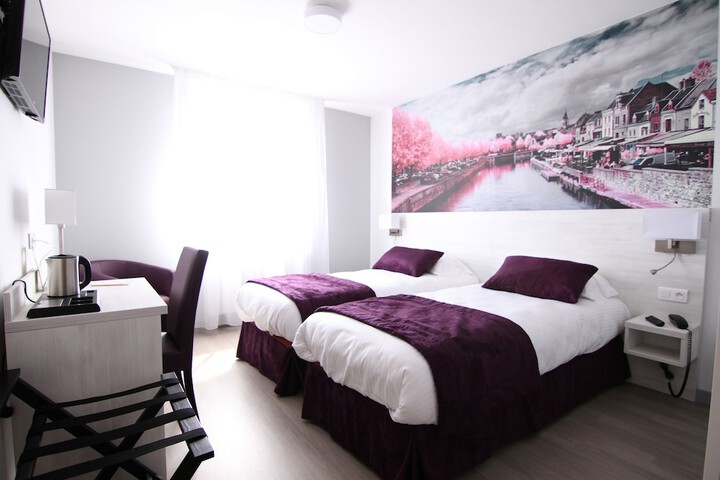Room 4 of 62