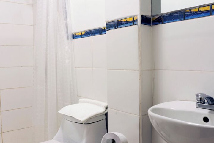 Room 13 of 19