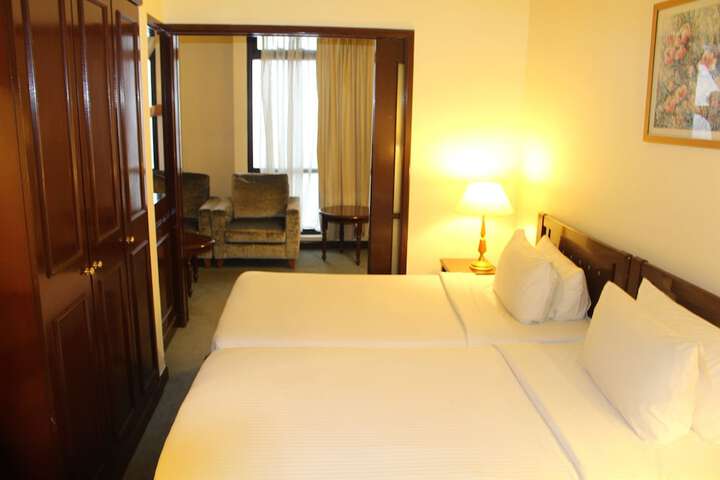 Room 4 of 30
