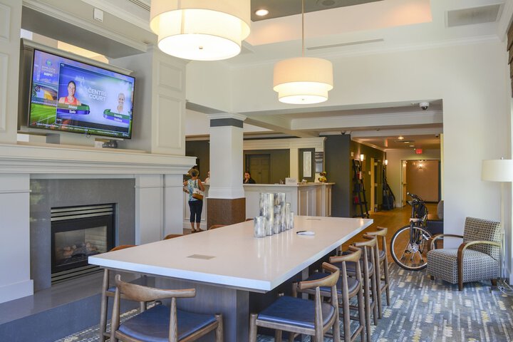 Lobby lounge