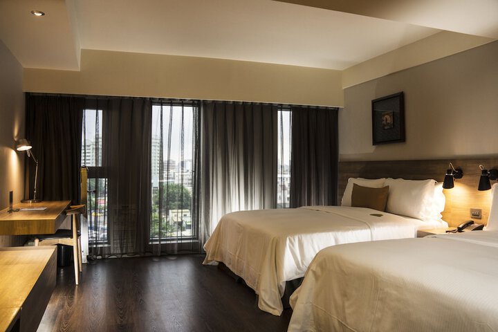 Room 16 of 39