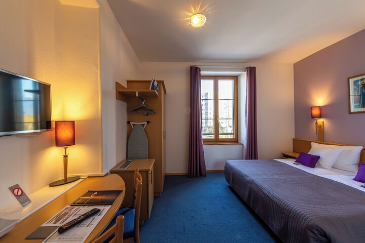Room 34 of 124