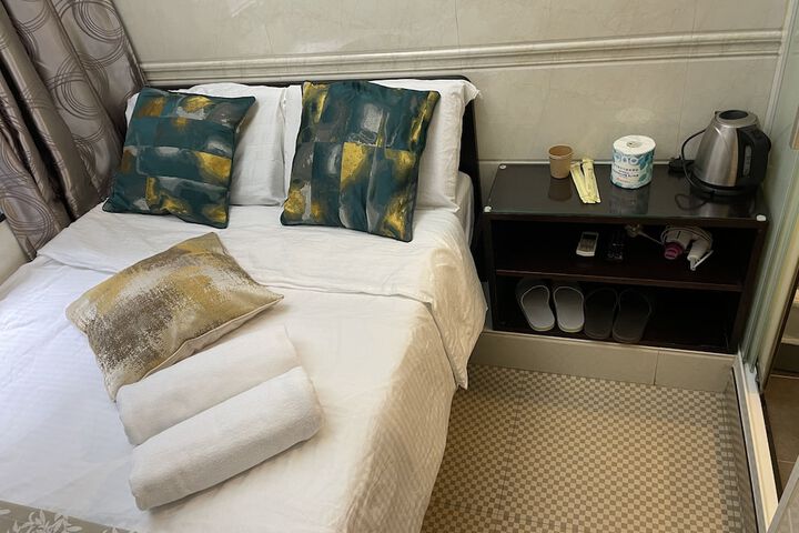 Room 118 of 195