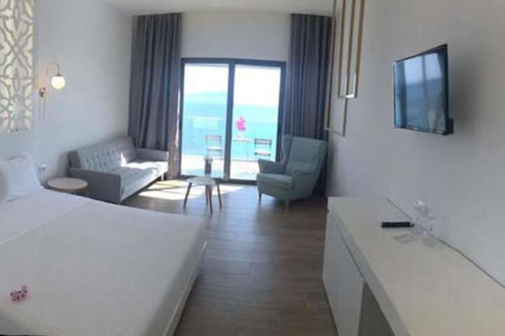 Room 15 of 72