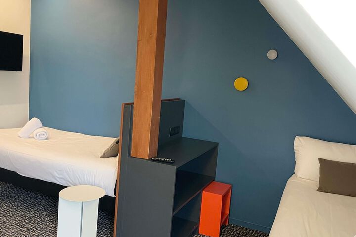 Room 12 of 56