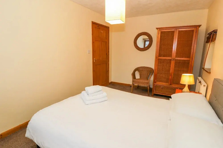 Room 4 of 19