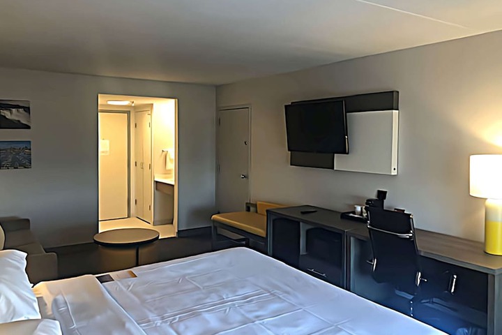 2 Queen Beds (3 of 11)