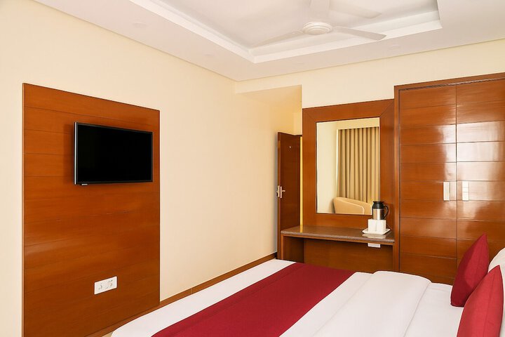 Room 28 of 38