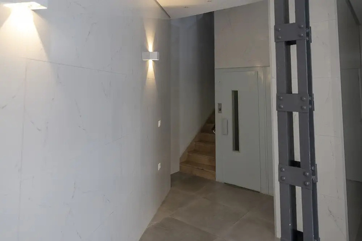 Room 10 of 20