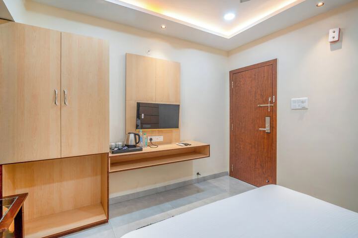 Room 12 of 27
