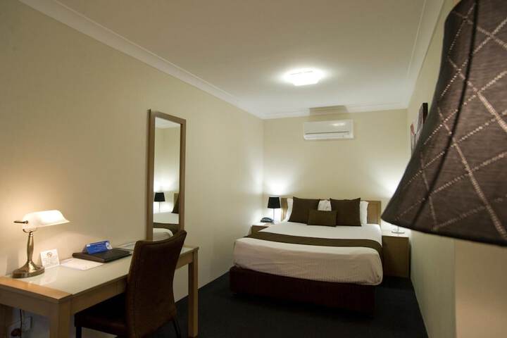 Room 16 of 51