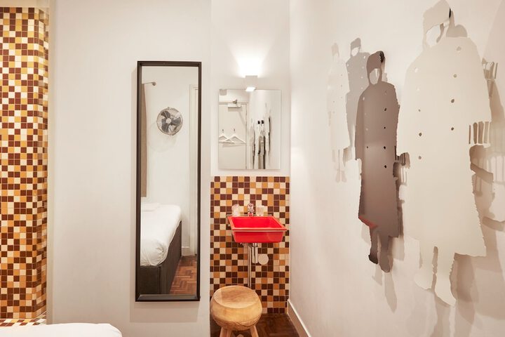 Room 35 of 137