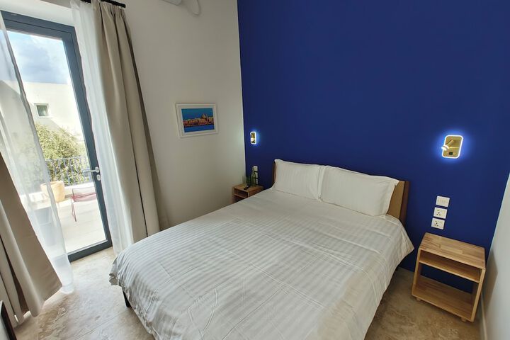 Room 11 of 80