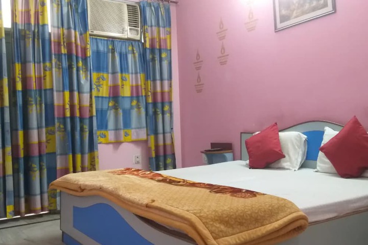 Room 9 of 10