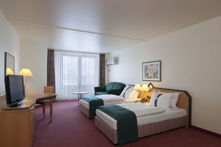 Room 8 of 78