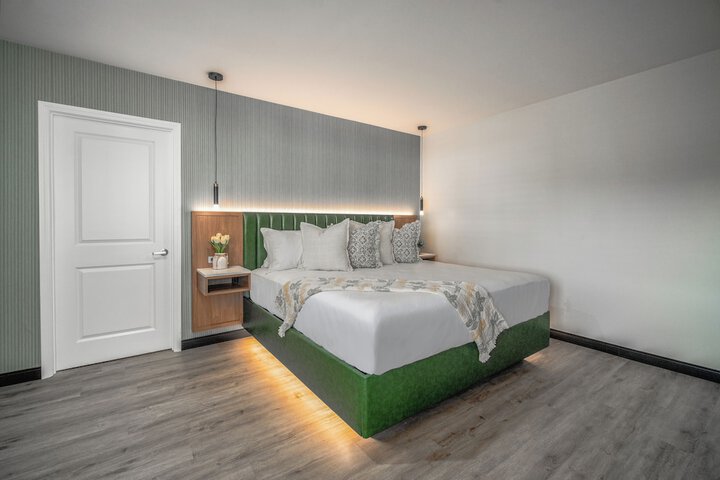 Room 18 of 29