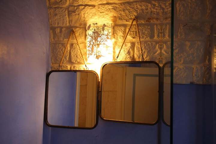 Room 8 of 50