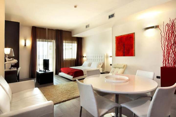 Room 8 of 26