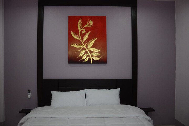 Room 13 of 42