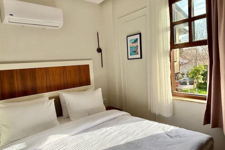 Room 35 of 126