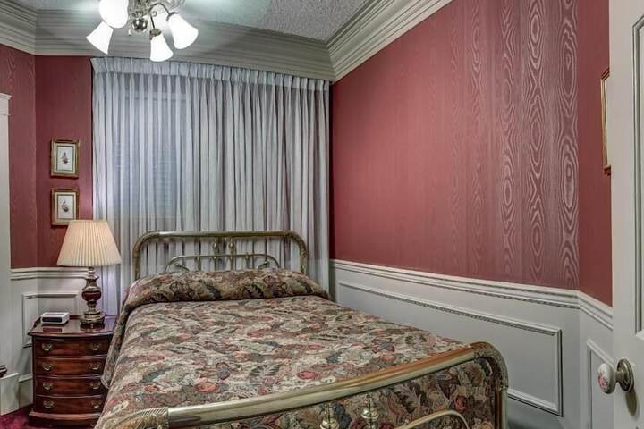 Room 13 of 47