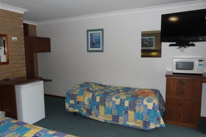 Room 16 of 35