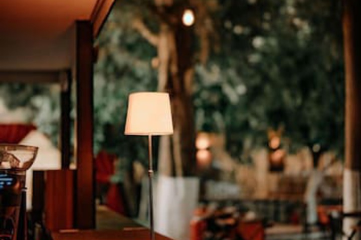 Lounge 13 of 23