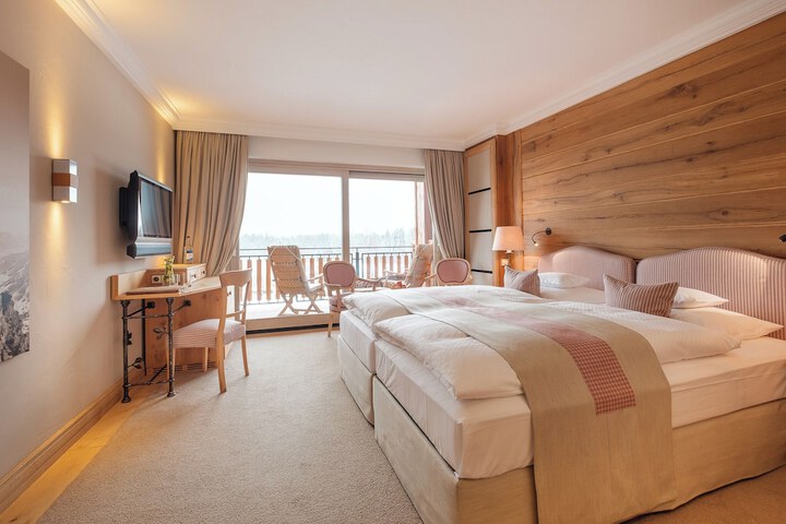 Room 44 of 174