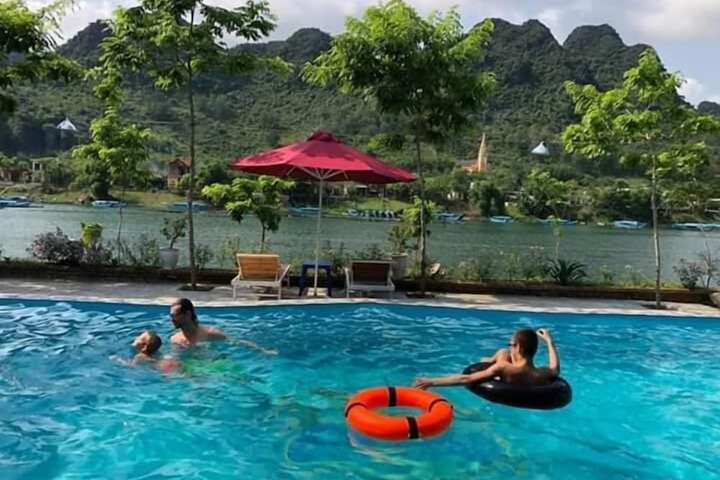 Pool 48 of 62