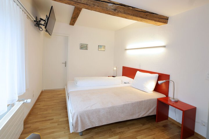 Room 9 of 60