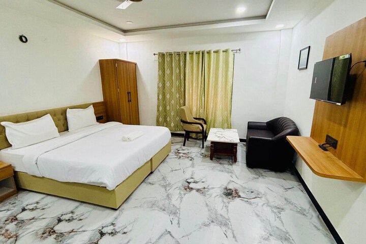 Room 2 of 9