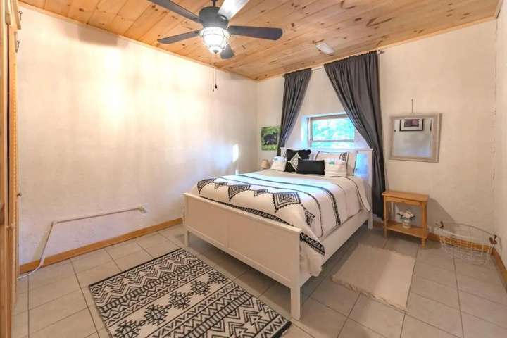 Room 5 of 23