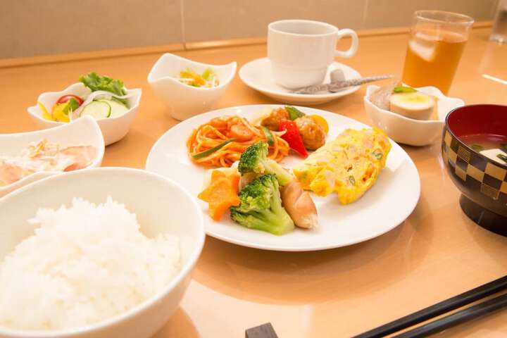Dining 42 of 56