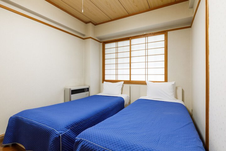 Room 27 of 50