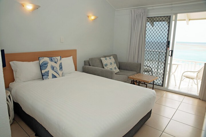 Room 10 of 72