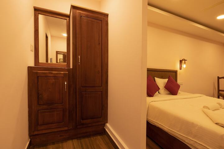 Room 11 of 50