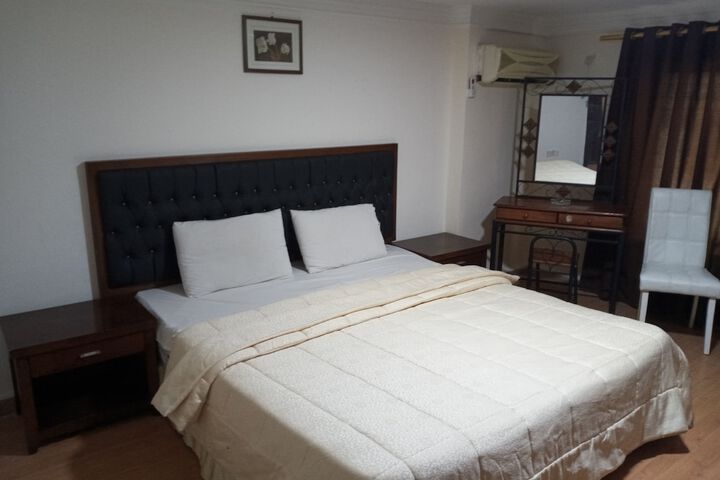 Room 13 of 50