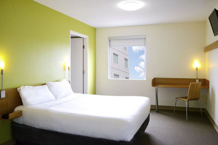 Room 7 of 19