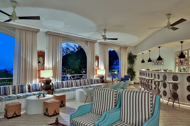 Lounge 117 of 149
