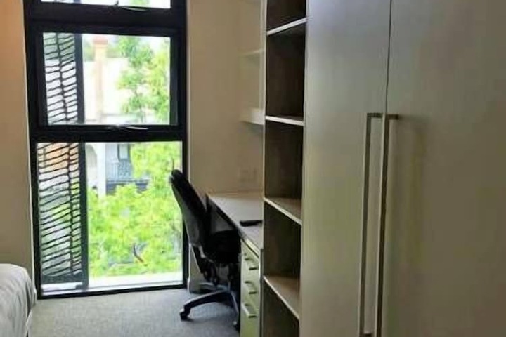 Room 5 of 13
