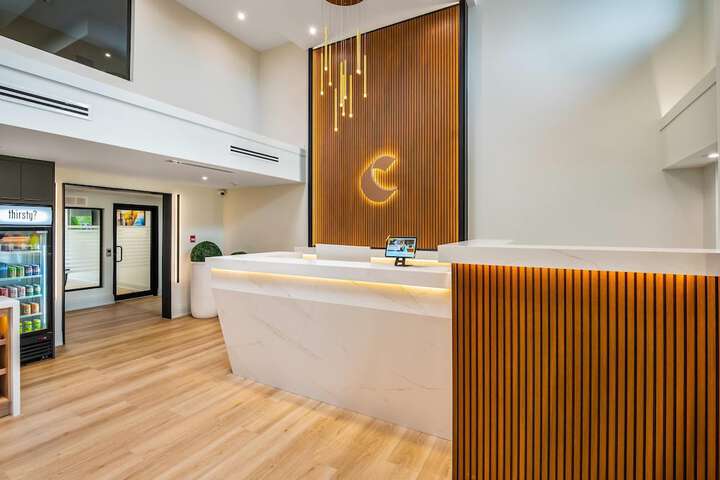 Entrance & Lobby